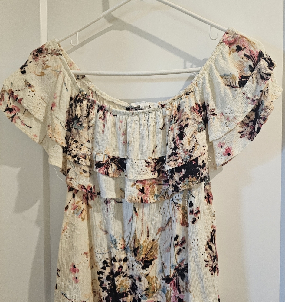 Love Stitch Floral Ruffle Top - Cream and Pink
